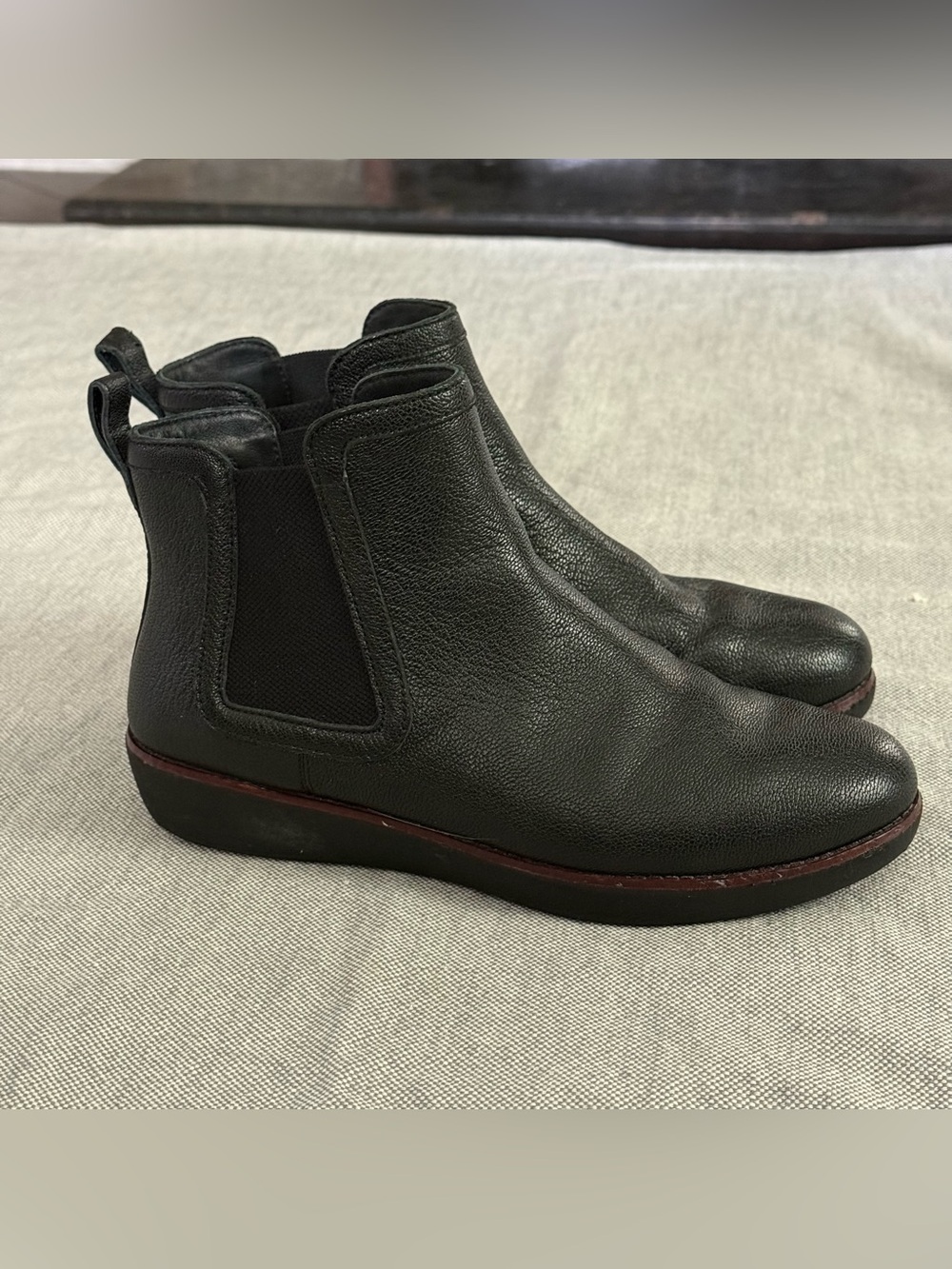FitFlop Women's Black Leather Chelsea Ankle Boots